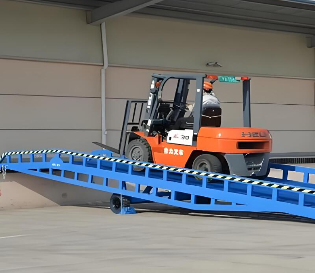 宜兴移动式卸货平台（叉车用）